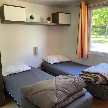 L Eden Road Kamp alanı *
