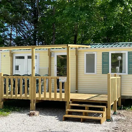 L Eden Road * Castellane