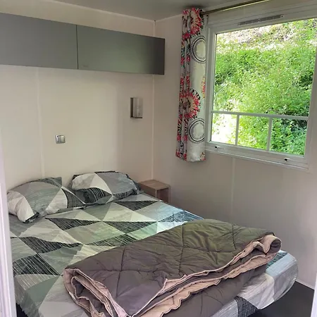 L Eden Road Kamp alanı