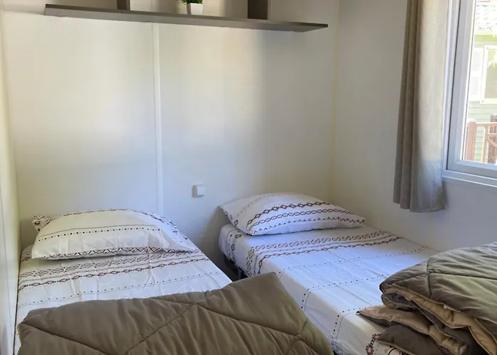 L Eden Road Castellane