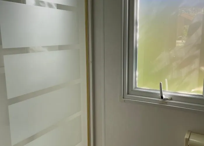 L Eden Road * Castellane