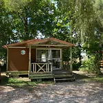 L Eden Road Camping *