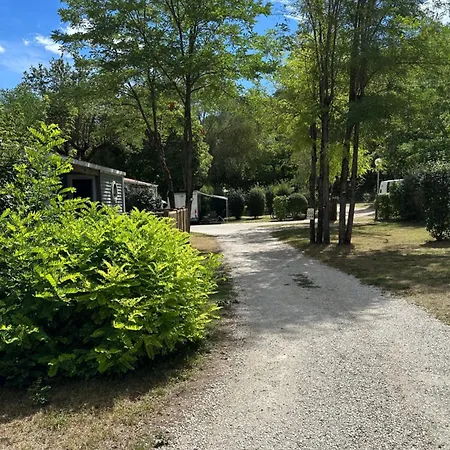 L Eden Road * Castellane