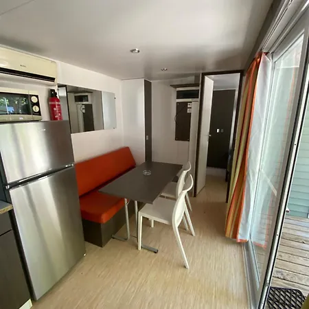 L Eden Road * Castellane