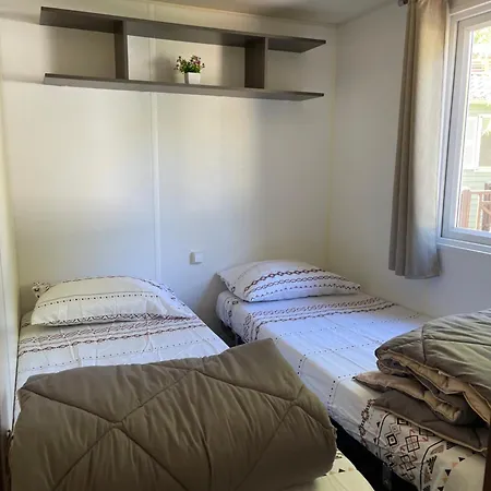 L Eden Road Castellane