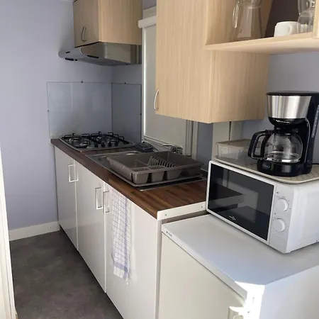 L Eden Road Camping *