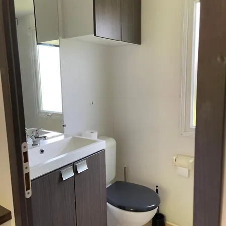 Camping L Eden Road *