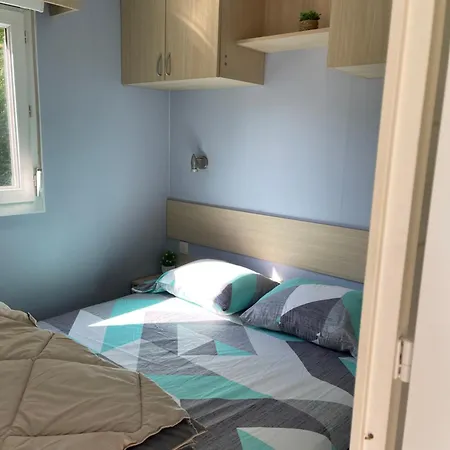 L Eden Road Castellane