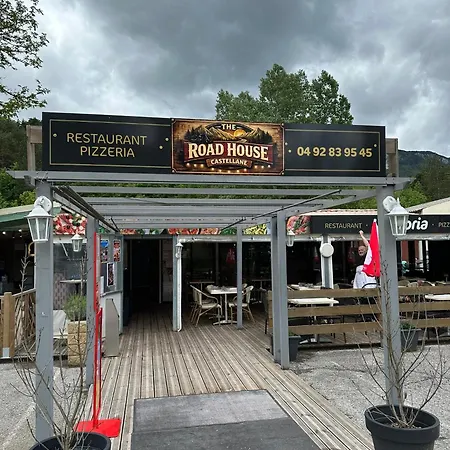 L Eden Road Kamp alanı